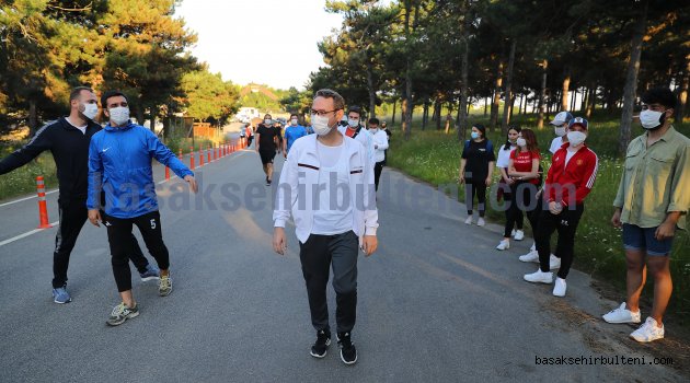 BAŞAKŞEHİRLİLER “MASKELİ” SAĞLIKLI YAŞAM YÜRÜYÜŞÜNDE BULUŞTU