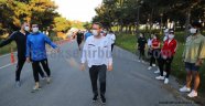 BAŞAKŞEHİRLİLER “MASKELİ” SAĞLIKLI YAŞAM YÜRÜYÜŞÜNDE BULUŞTU